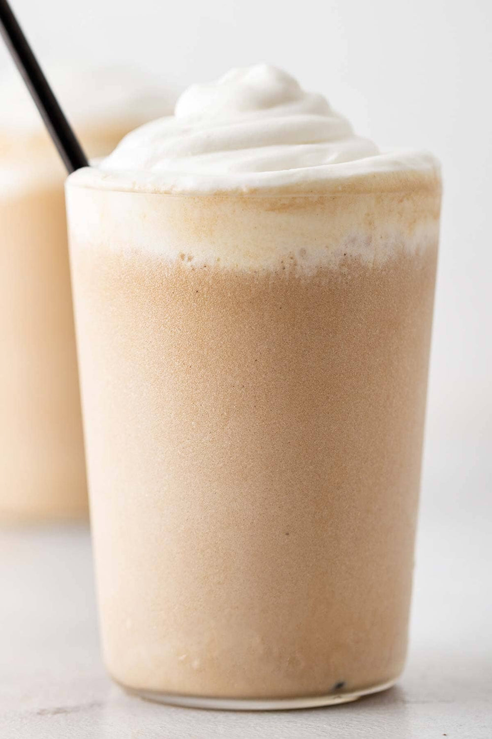 https://www.baristaunderground.com/cdn/shop/files/starbucks-white-chocolate-mocha-frappuccino-9_1000x.jpg?v=1686188150